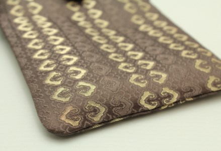 スマホポーチ（茶色柄）