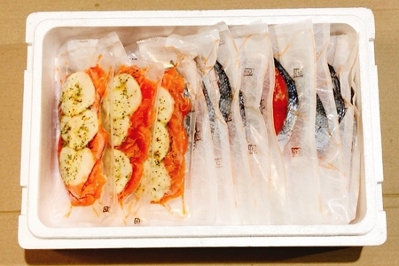 スモークサーモンカプレーゼ3～5P(計500g)＆塩銀鮭切り身1切×25P C-09047【12月17日決済分まで年内配送】