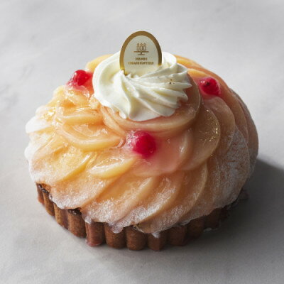 【ふるさと納税】アンリ・シャルパンティエ監修　マ・タルト・オ・ペーシュ 1ホール(12cm・2~3名様)【配送不可地域：離島】【1387212】