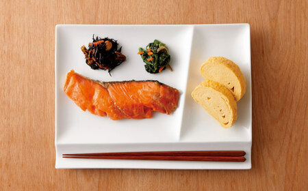 【美濃焼】miyama.の箸置き付仕切り皿　プレートL  ホワイト【1521079】