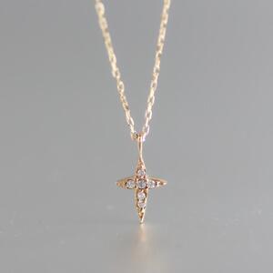 【K10イエローゴールドネックレス】存在感バツグン ダイヤモンド0.033ctの十字星デザイン 長さ40cm KN01008 / 金 ゴールド ダイヤ ジュエリー アクセサリー ギフト プレゼント レディース シンプル 定番 ネックレス