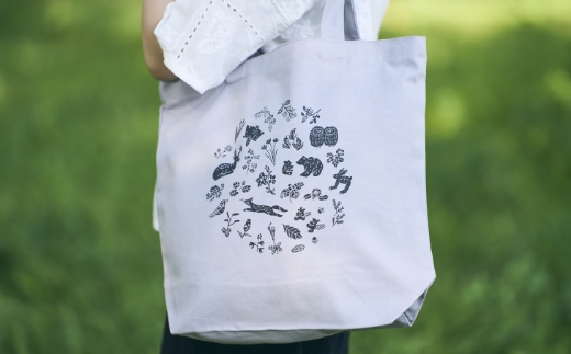 [磯 優子 / Yuko Iso] オリジナルデザイン キャンバストートバック（約37cmx 36cm x 11cmのマチ付き）×1コ | オリジナル デザイン おしゃれ かわいい シンプル バッグ 