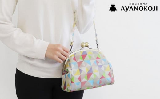 
                  【AYANOKOJI】大玉がま口ハンドバッグ(帯地風車柄　白) | がま口専門店 雑貨 人気ブランド［ 職人が一つ一つ手作り かばん 鞄 人気 おすすめ 雑貨 かわいい ギフト プレゼント お取り寄せ 通販 送料無料 ふるさと納税 ］ 
                