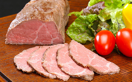 【6ヶ月連続お届け】常陸牛ローストビーフ300g【A4～A6ランク】【 定期便 牛 ブランド牛 牛肉 低温調理 クリスマス パーティ 黒毛和牛 和牛 ブランド牛 贅沢 ソース モモ肉 】