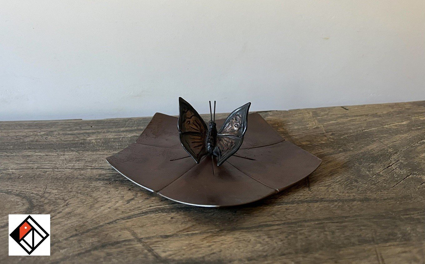 
            【新潟県無形文化財認定 蝋型鋳金】蝋型鋳金 蝶香立 ＆ 鋳造皿 セット[ZI704]
          