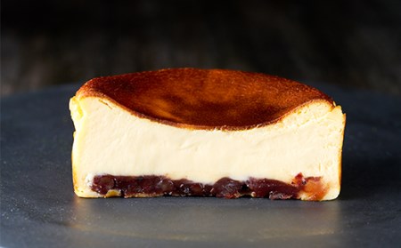 あんこが入ったバスクチーズケーキ A085-015 ケーキ