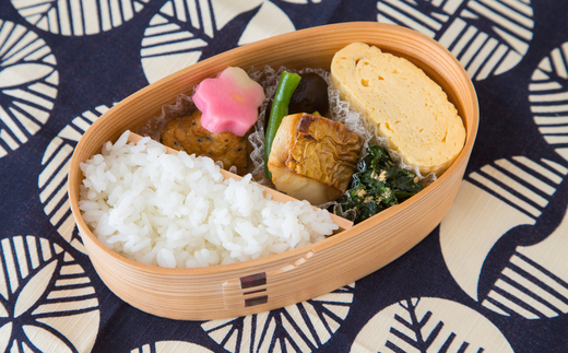 曲げわっぱの小判弁当〔中〕　205P6008