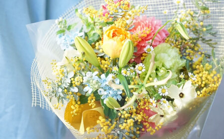 《定期便 12ヵ月》生花花束 ブーケM初回花瓶付【らんまん 花 植物 お花 アレンジメント 高知 人気 おすすめ 送料無料】