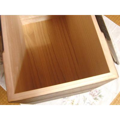ふるさと納税 岸和田市 キャスター付き　桐製米びつ30kgサイズ　焼桐　一合升すり切り棒付き |  | 02