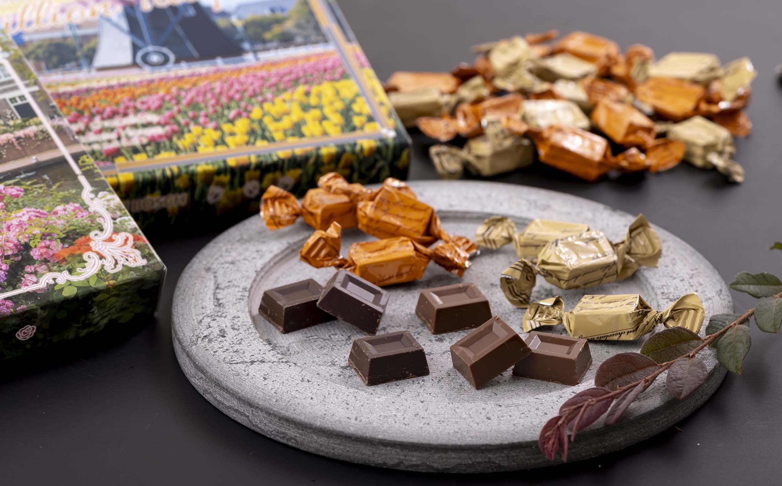 
            F137a アソートチョコ(チューリップ･薔薇)セット
          