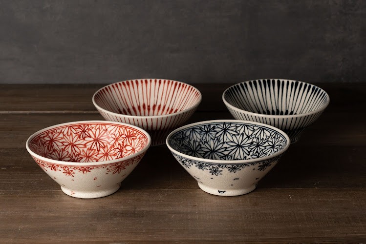 
                  【セット】 有田焼 手描き 染付 平小鉢 計4枚セット (花詰・重ね十草) 喜鶴製陶
                