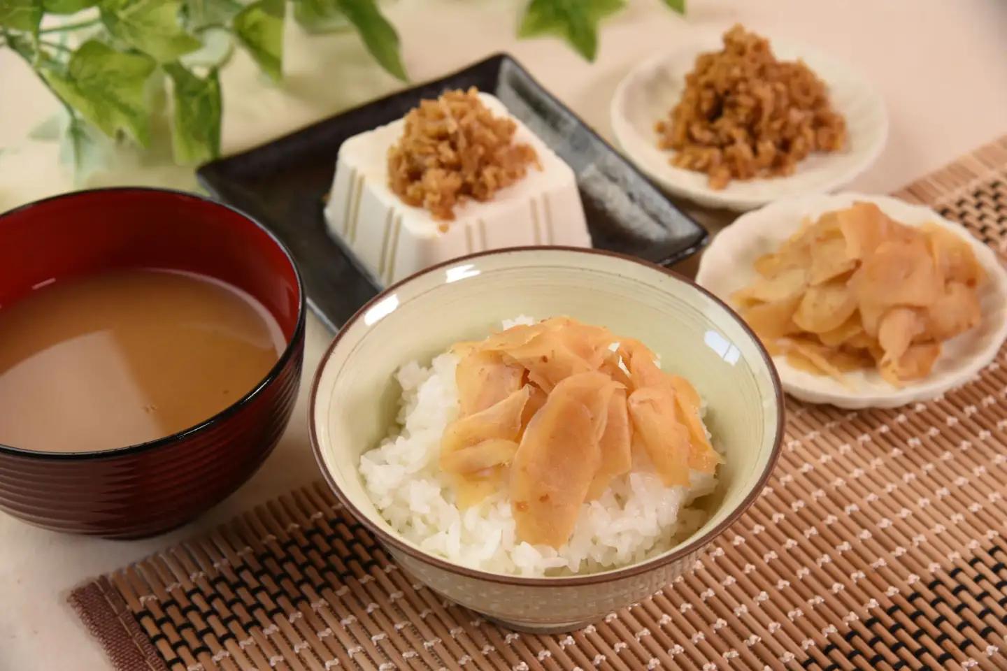 万能おかず生姜130ｇとおかか生姜120ｇ（各2パック）