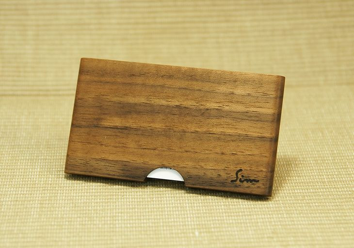 ＜松永弦楽器工房＞木製名刺入れ（ブラックウオールナット）