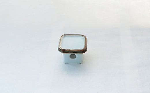 かわいらしい有田焼一品盛りを日常の食卓へ 小さな割烹食