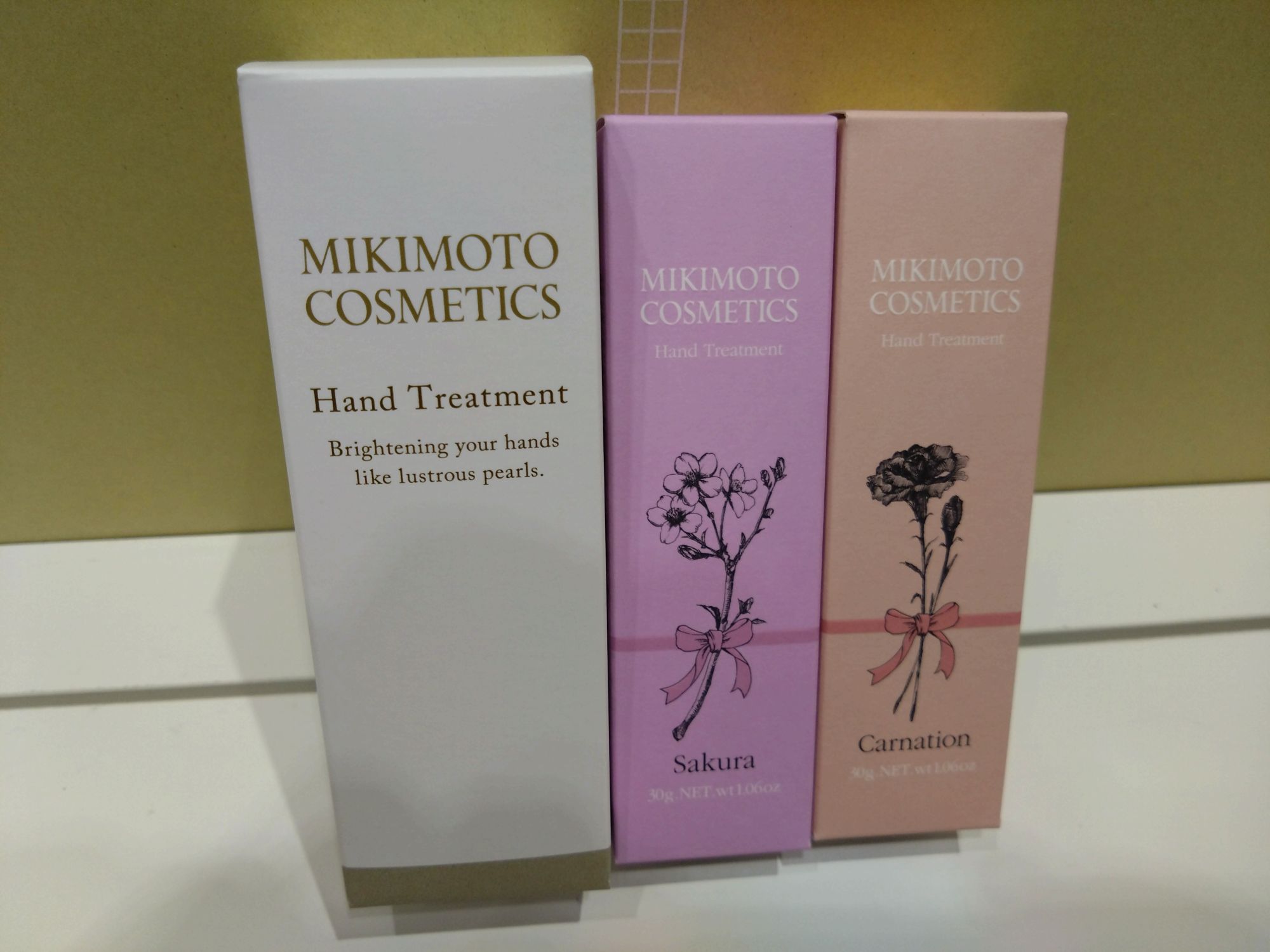 1854 ミキモト コスメティックス ハンドクリーム3点セット　ミキモトクループ 御木本製薬 伊勢志摩産真珠成分 超純水 ハンドクリーム 無香料 桜 カーネーション うるおい みずみずしい なじみやすい ハリ・弾力チューブタイプ保護膜 透明感