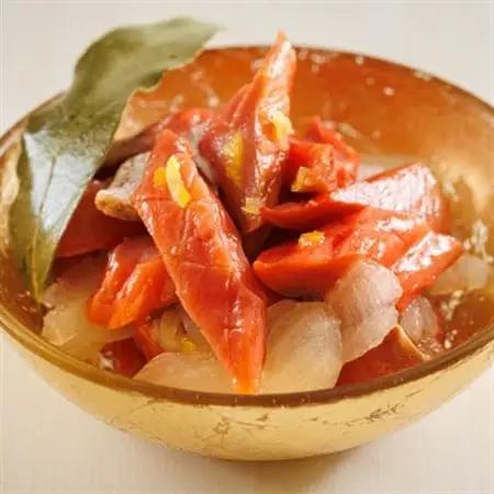 北海道の鮭のみ使用した鮭とばの酢漬け「ピクルドサケトバ」340g×2個_国産 北海道産 さけとば 秋 鮭トバ 鮭 トバ さけ サケ シャケ 冷凍 調理済み 一人暮らし セット おかず 魚介類 海鮮 絶