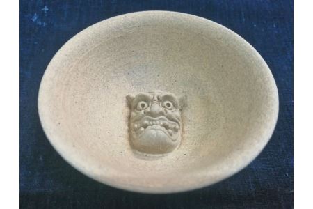 石見神楽の鬼面さかずき 瓦 瓦うつわ 盃 能面 石見神楽 伝統芸能 日本遺産 お祝い 贈り物 ギフト インテリア 陶器 【1326】