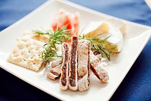 食べやすいスティックタイプの「甘干し・ひらたねなし柿」