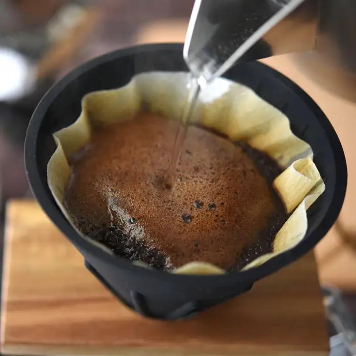 【カモガワ珈琲の定期便】焙煎したてのコーヒー豆 ３種（170g×３袋）３カ月《粉・隔月発送》　[0052-0005]