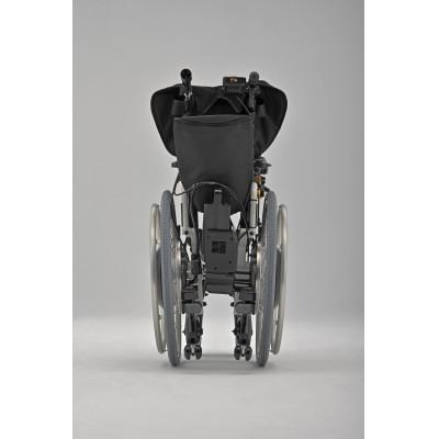 ふるさと納税 磐田市 静岡県磐田市　電動車いす「遊歩アクティブ(介助用操作部付)」 |  | 03