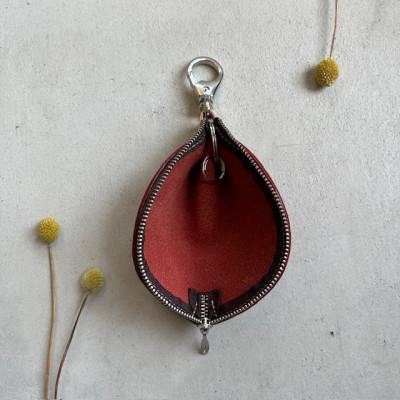 ふるさと納税 京丹後市 本革 【バナナキーケース】牛革(ヌメ)レッド 全長180mm 革小物職人が作るキーケース |  | 02