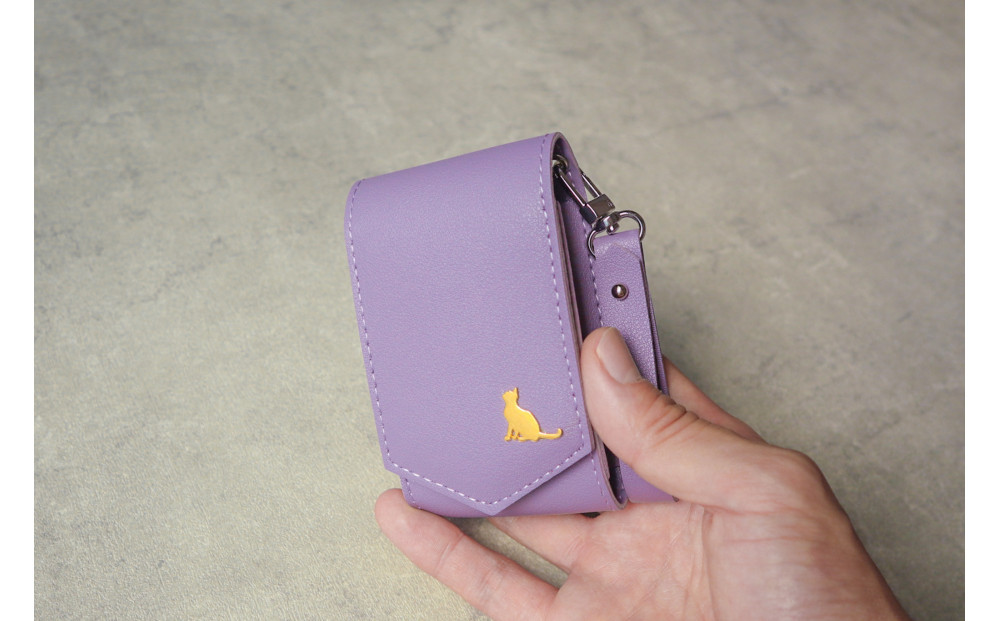 【パープル】毎日の“ときめき”を仕込めるリップケース　リップクリームホルダー　キーホルダーストラップ【ミラー付き・3本入る】