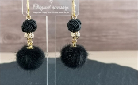 ＊黒＊　水引ピアス/玉結びとフェイクファーのピアス　