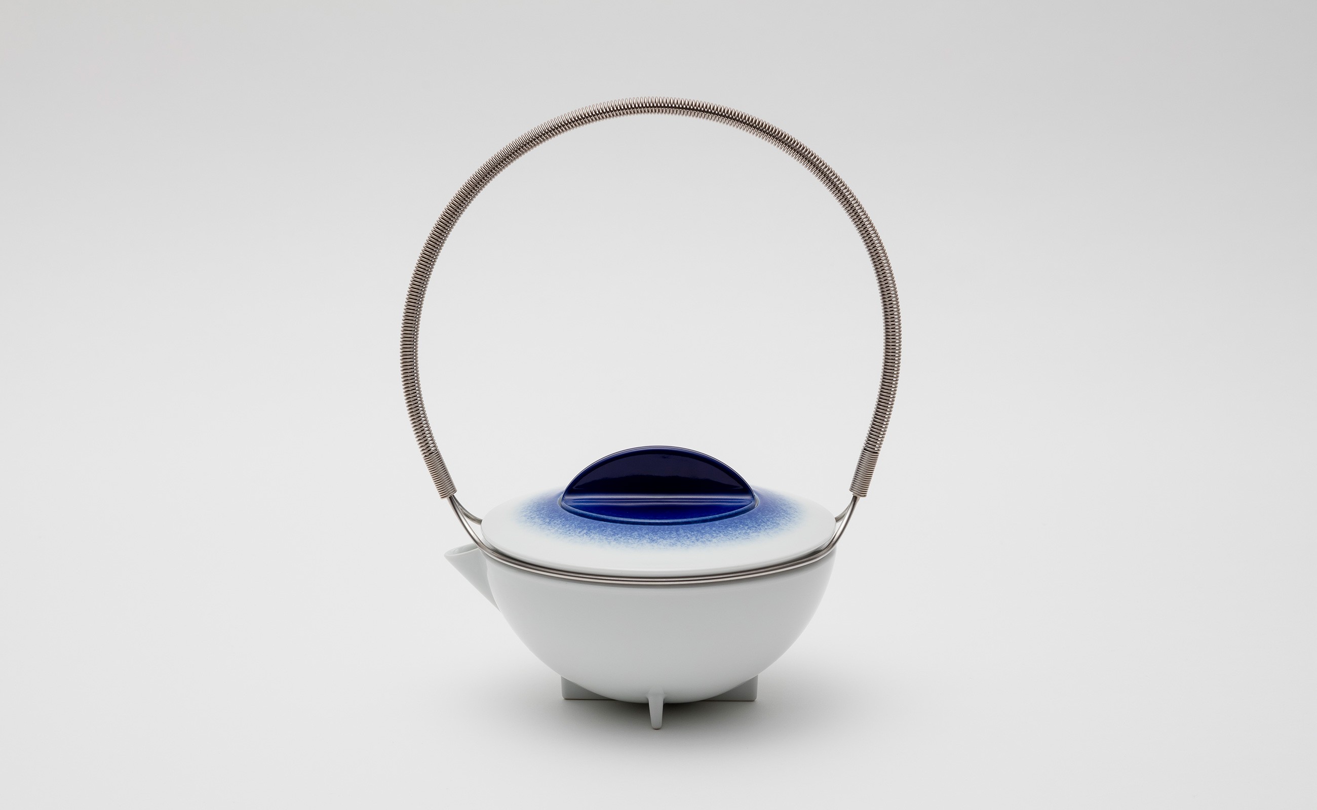 
                  2016/ WS Tea Pot 【2016/オリジナル】有田焼 スタジオ・ウィキ・ソマーズ デザイン ティーポット 茶器 青 ブルー アート モダン インテリア デザイン cd030
                