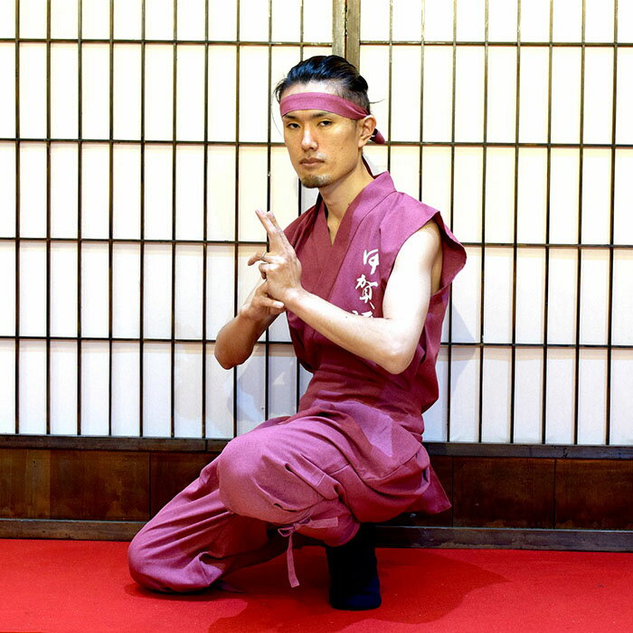 【ふるさと納税】甲賀流忍者衣装 ピンク 半袖 | 甲賀市 忍者体験 衣装 半袖 ピンク 伝統文化 観光 人気 おすすめ コスプレ 体験型 観光資源 歴史 衣装 忍者服 和装 イベント 着用 お取り寄せ 通販 送料無料 ふるさと納税