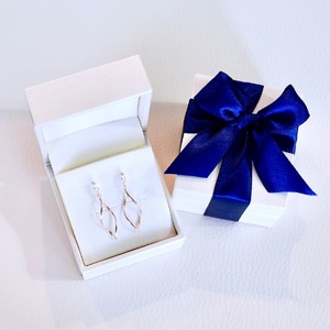 K10YG(10金) イエローゴールド 揺れる ホワイトトパーズ 地金 ピアス  保証書付 SR-2363 242-055-c