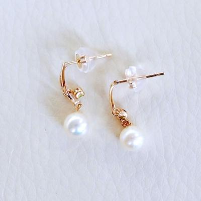 ふるさと納税 甲府市 【ジュエリー】K10イエローゴールド パール・ペリドット ピアス 保証書付 SE-3337 |  | 01