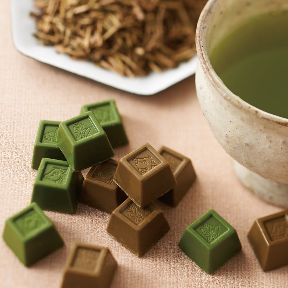 
お茶屋が作ったオリジナル　宇治抹茶・ほうじ茶一口チョコレート（各10袋）〈スイーツ お菓子 洋菓子 高級 チョコレート 宇治抹茶 抹茶 ほうじ茶 オリジナル 一口サイズ〉 n0218
