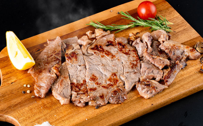 【全6回定期便】熊本県産 あか牛 ステーキ用ヒレ肉(約600g)、ロース肉(約800g) 計約1.4kg / 牛肉 国産 セット 食べ比べ【合同会社 たべたせいか】 [BHBY030]