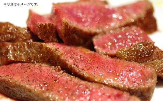 熱を加えた時、舌の上でサシが溶け、筋肉のもつ味と脂肪の香りからうまれる特有の旨味が口いっぱいに広がります。