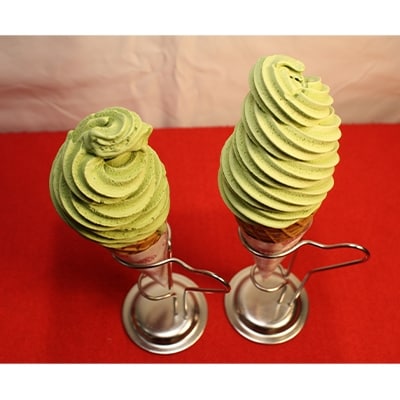 くしろ夕焼けのほうじ茶(100g)×8個と抹茶ソフト引換券2枚付き