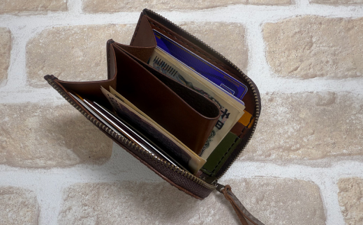 手縫いの本革「L字ファスナー ミニ財布」【カラー：ダークブラウン】上質 職人 手作り レザー 革 牛革 革製品 財布 ミニウォレット 二つ折り財布 シンプル おしゃれ ギフト プレゼント 贈り物 高知