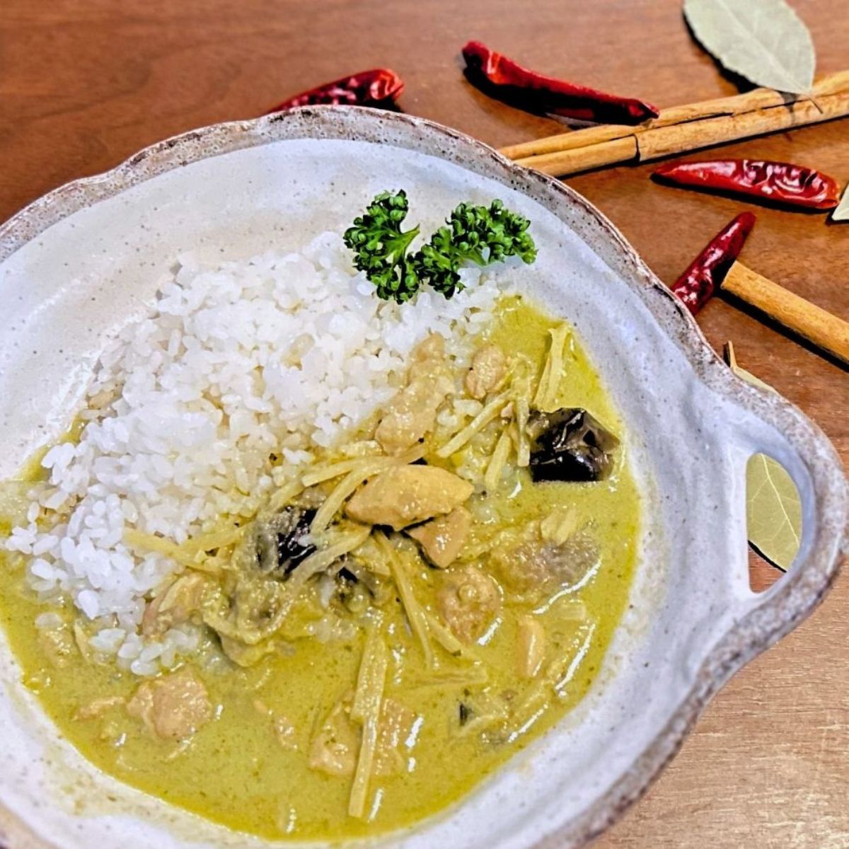 タイグリーンカレー 180g×5袋 | 埼玉県 所沢市 カレー タイカレー  グリーンカレー スパイスカレー レトルト レトルトカレー 冷凍カレー エスニック パクチー 本格的 国産 保存食 常備食 