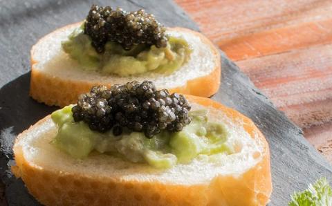 【12ヶ月定期便】「ジャパンキャビア」MIYAZAKI CAVIAR 1983  （100ｇ×2個）×12ヶ月＜432-1＞