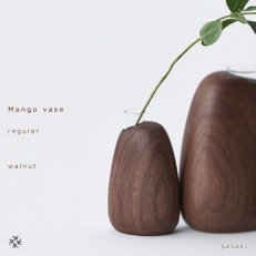 SASAKIのMango vase - regular　walnut【旭川クラフト(木製品/花瓶)】