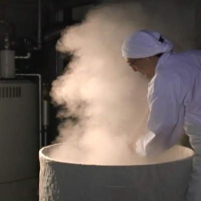 ふるさと納税 遠野市 大徳屋麹店の粒味噌 3kg 木樽詰め |  | 03