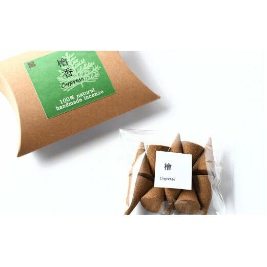 自然素材100％ お香セット コーンタイプ（檜）30個 & 有田焼台皿【ARITAYAKI-STORE】有田焼 お香 お香立て 香皿 セット リラックス 癒し 瞑想 天然原料 ハンドメイド A12-1