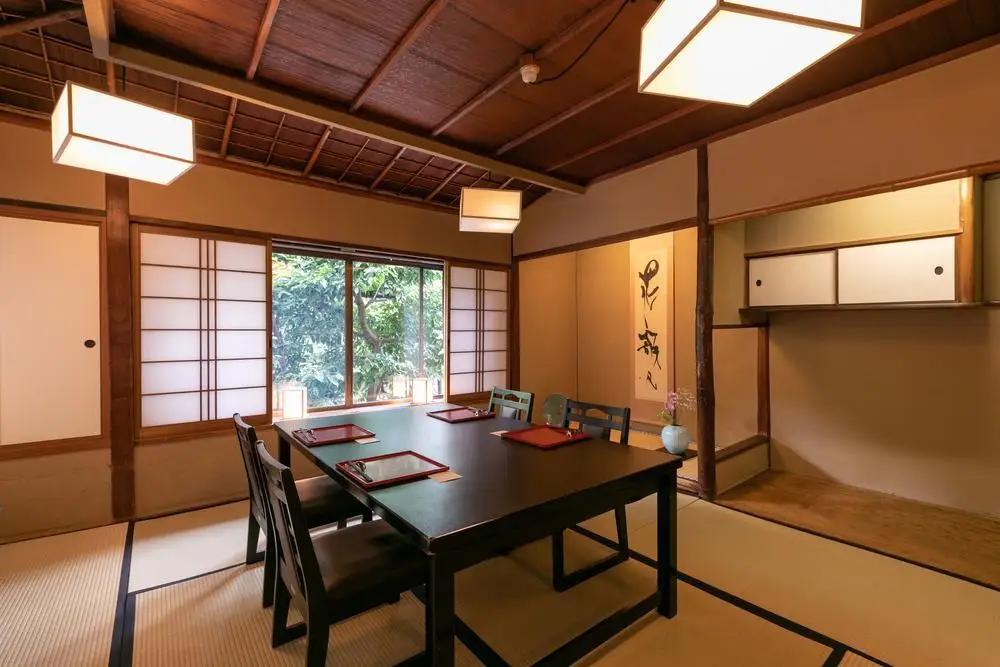 【左近太郎 本店】ペアお食事券 ＜個室席確約＞