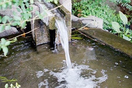 　秩父の天然水「秩父山水」2L×6本【1年保存可 水 天然水 備蓄水 おいしい水 ミネラルウォーター 】