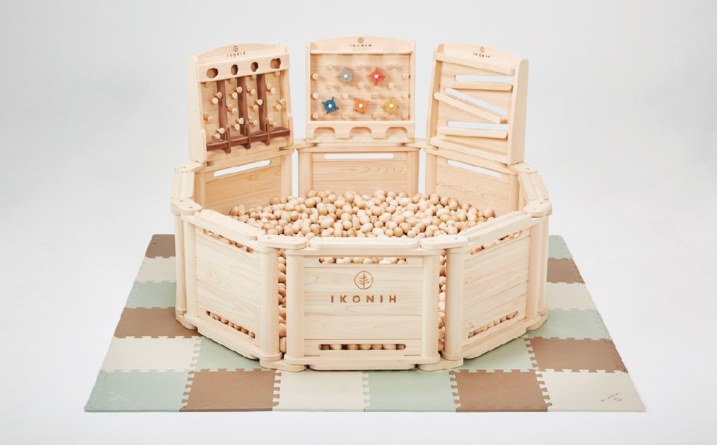 檜ボールプール（IKONIHプール）オプションフェンス付きMサイズ（直径約1.5m） | 檜 ボールプール 木製 IKONIH プール オプションフェンス付き Mサイズ 日本製 ヒノキ 無塗装 安全 