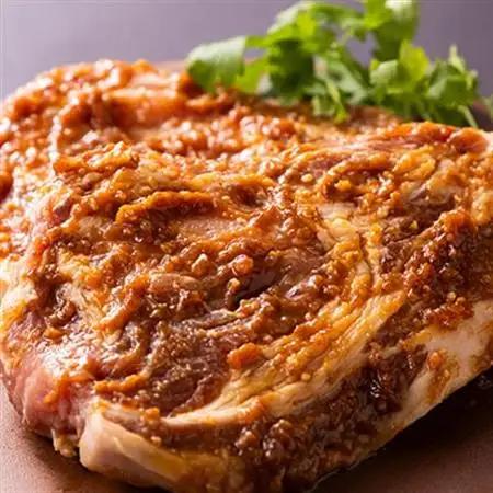 あおもりの豚味噌漬セット(豚ロース味噌漬 100g×2枚＆豚モモ肉 250g×2p)【配送不可地域：離島】【1668487】