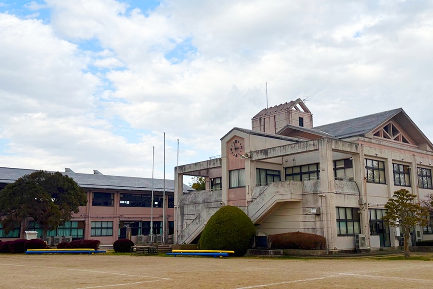 
                  【笠間市立の小・中学校を支援】岩間第二小学校 米 精米 白米 コシヒカリ こしひかり 真空 パック お米 お弁当 おにぎり 国産 茨城県 笠間市 いばらき
                