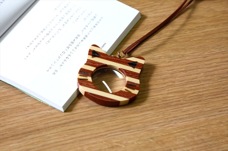 85-3416　【箱根寄木細工　ペンダントルーペ　ねこ】手軽で可愛い便利なネックレス【 ルーペ 神奈川県 小田原市 】