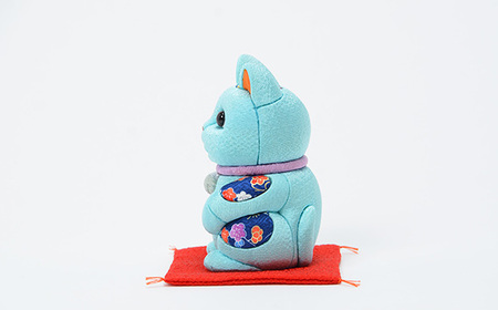 木目込人形（招き猫・風水（中）青） ／ まねきねこ 猫 飾り物 人形 置物 ちりめん 伝統工芸 縁起 開運招福 千客万来 商売繁盛 金運 インテリア プレゼント 雑貨 可愛い 柿沼東光 クールジャパン