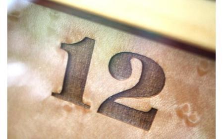 【新築・結婚のお祝いにも最適】寄せ木入り八角時計（掛時計）【サクラ】