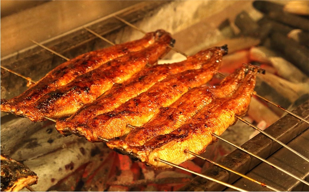 木曽三川ウナギの蒲焼 150g × 3尾 合計450g ／ うなぎ 鰻 ウナギ 国産 国産鰻 蒲焼 蒲焼き 鰻の蒲焼き 土用の丑の日 丑の日 良質 老舗 冷凍 三重県 桑名市